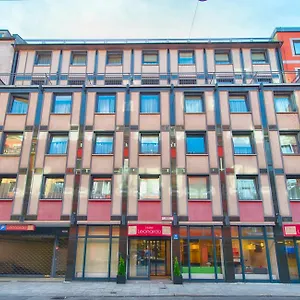 Leonardo Center Отель